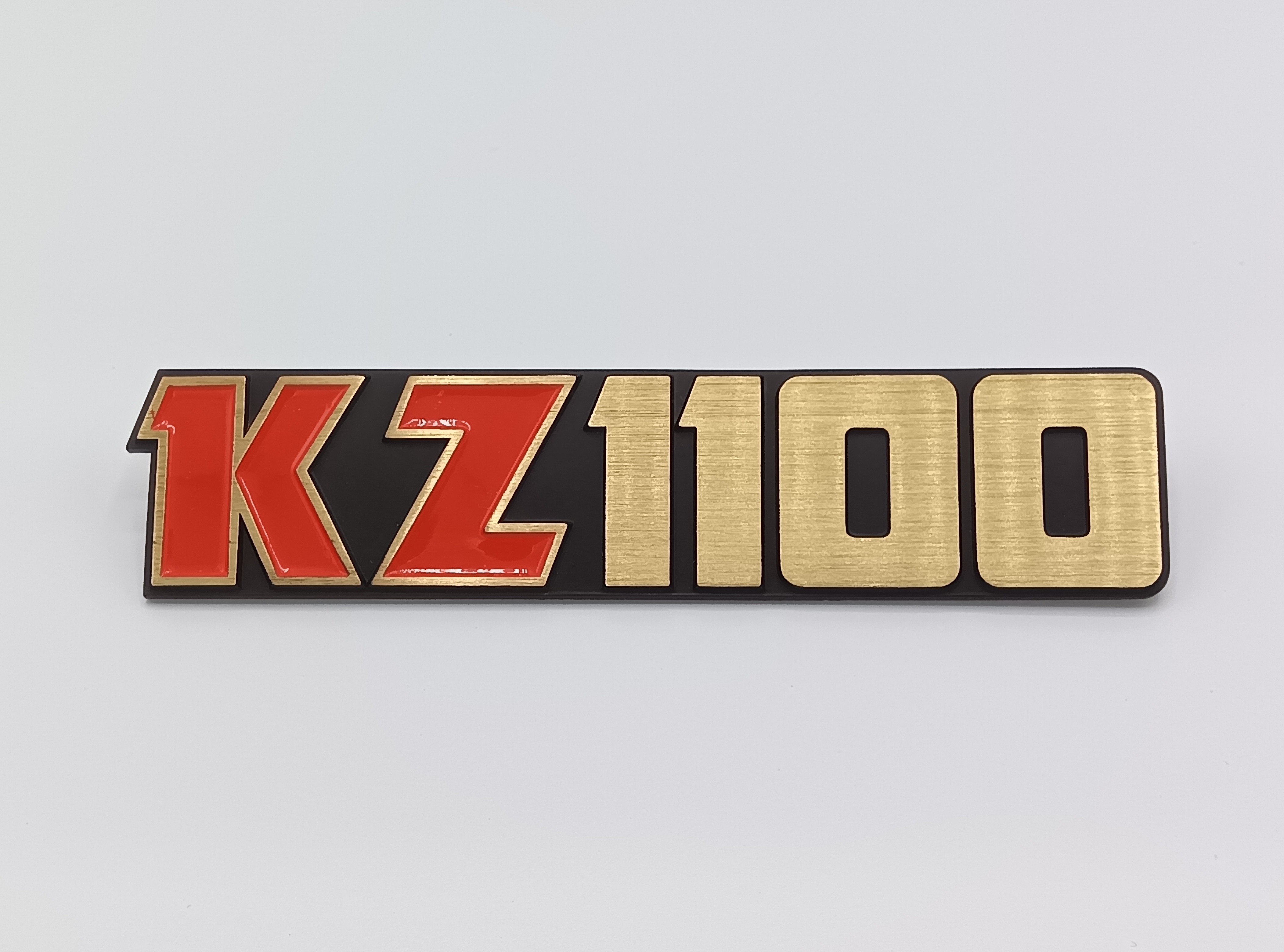 1983年 KZ1100 SIDE COVER EMBLEM "KZ1100"